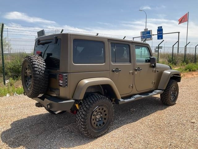Jeep Wrangler JK Command - سيارة: صور 3 Jeep Wrangler JK Command - سيارة: صور 3