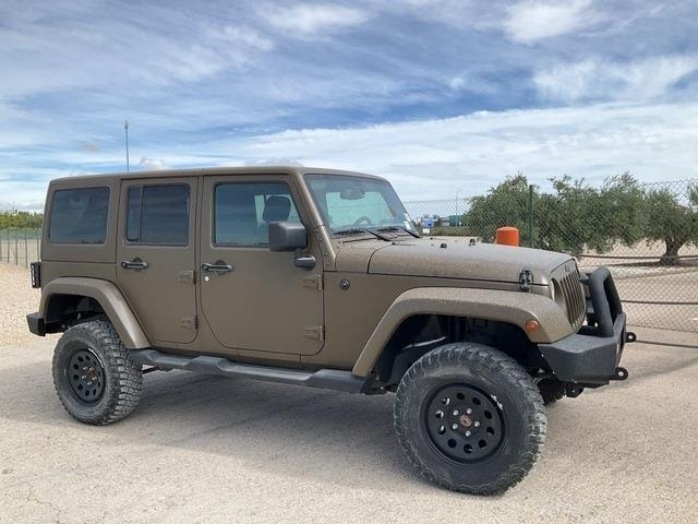 Jeep Wrangler JK Command - سيارة: صور 4 Jeep Wrangler JK Command - سيارة: صور 4