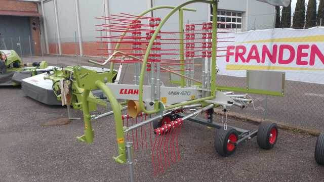 CLAAS Liner 420 - لمّامَة القش: صور 4 CLAAS Liner 420 - لمّامَة القش: صور 4