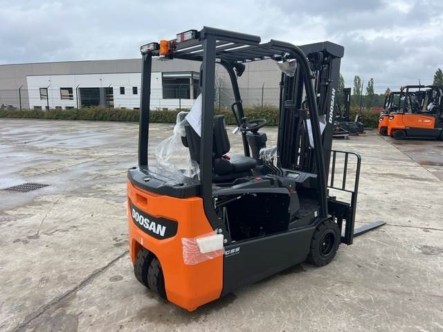Doosan B20T-7 PLUS - رافعة شوكية كهربائية: صور 3 Doosan B20T-7 PLUS - رافعة شوكية كهربائية: صور 3