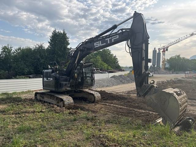 Hitachi ZX225USLC-6 - حفارات زحافة: صور 5 Hitachi ZX225USLC-6 - حفارات زحافة: صور 5