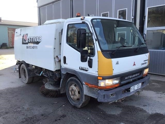 Mitsubishi Canter - سياره كنس شوارع: صور 4 Mitsubishi Canter - سياره كنس شوارع: صور 4