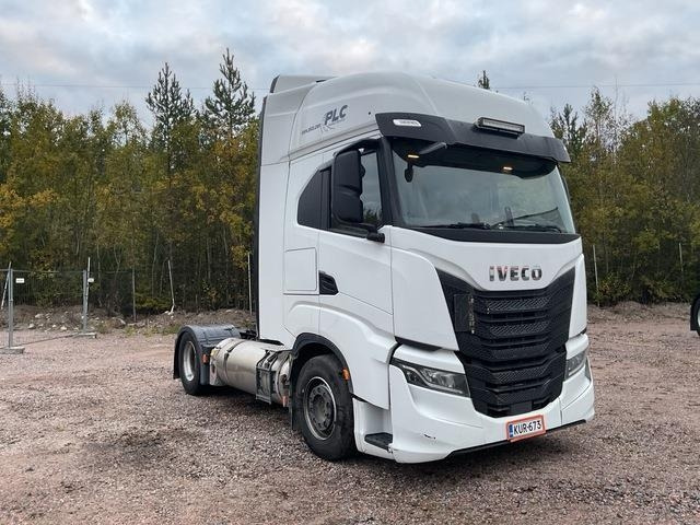 Iveco S-Way 460 LNG - شاحنة جرار: صور 4 Iveco S-Way 460 LNG - شاحنة جرار: صور 4