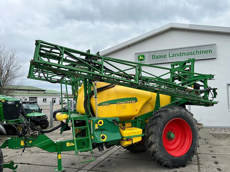 John Deere 732 21m TRSP EL4 - آلة الرش المقطورة: صور 1 John Deere 732 21m TRSP EL4 - آلة الرش المقطورة: صور 1