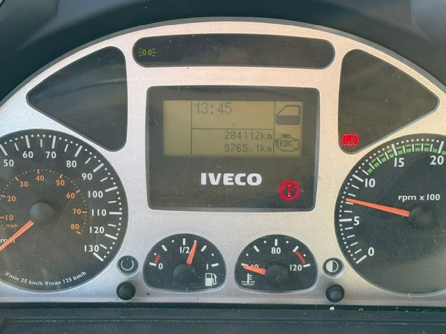 شاحنة نقل المواشي شاحنة لنقل الحيوانات IVECO 75E: صور 13