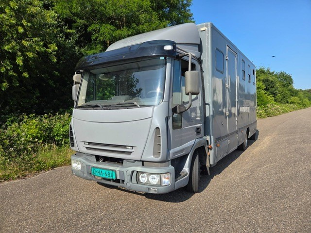 IVECO 75E - شاحنة نقل المواشي شاحنة: صور 1 IVECO 75E - شاحنة نقل المواشي شاحنة: صور 1