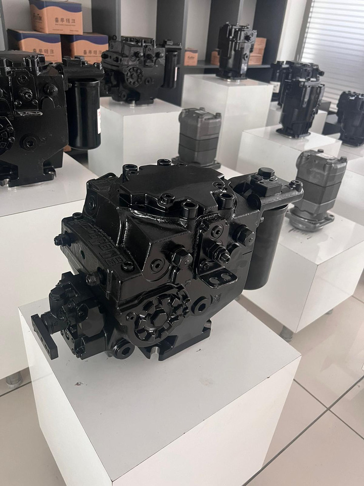 DANFOSS H1P100R B AM1C1ND3HF4NNL42L42 DM26 H1 - مضخة هيدروليكية - آلات البناء: صور 1 DANFOSS H1P100R B AM1C1ND3HF4NNL42L42 DM26 H1 - مضخة هيدروليكية - آلات البناء: صور 1
