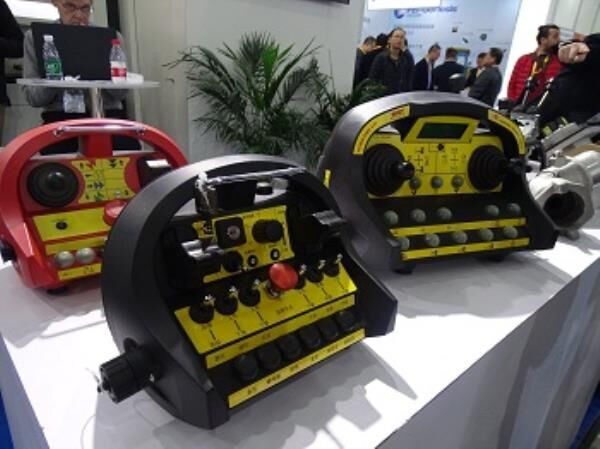 Kumanda Yönetimi Mekanizmaları - لوحة القيادة - حفارة: صور 1 Kumanda Yönetimi Mekanizmaları - لوحة القيادة - حفارة: صور 1