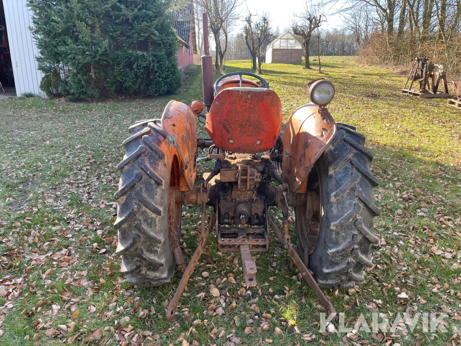 Veterantraktor Fiat 411 - جرار: صور 4 Veterantraktor Fiat 411 - جرار: صور 4