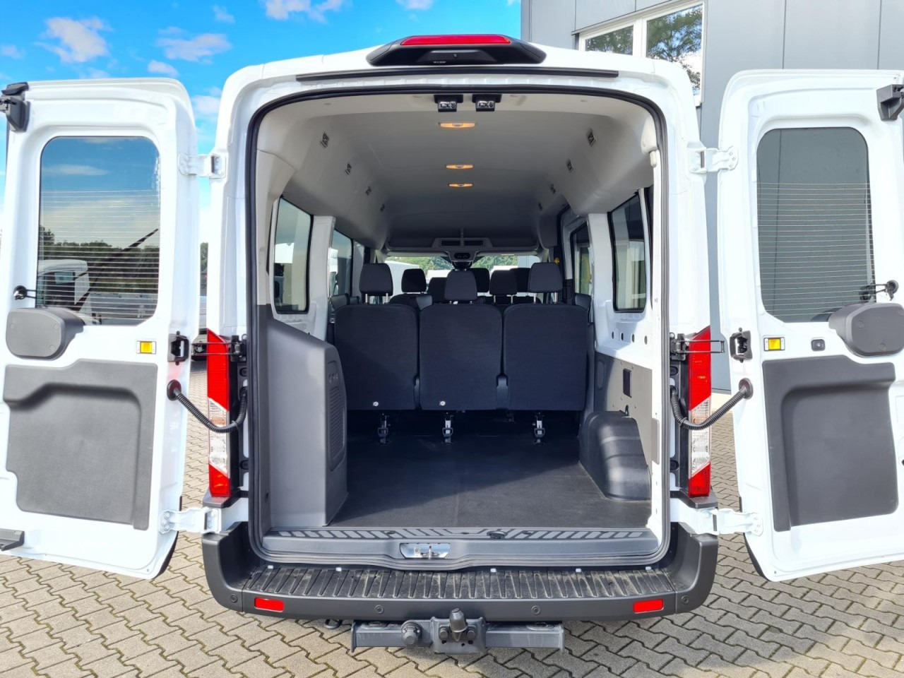 Ford Transit 350 Kombi TDCi L3 Trend 9 Sitzer AUTOMATIK - صغيرة, ميكروباص: صور 5 Ford Transit 350 Kombi TDCi L3 Trend 9 Sitzer AUTOMATIK - صغيرة, ميكروباص: صور 5
