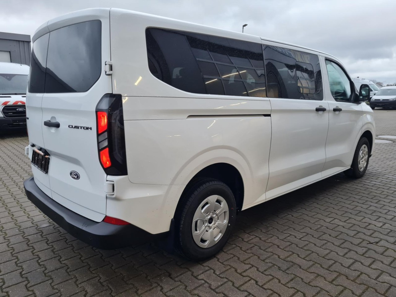 Ford Transit Custom Kombi 320 L2 Trend 9 Sitze KAMERA - صغيرة, ميكروباص: صور 4 Ford Transit Custom Kombi 320 L2 Trend 9 Sitze KAMERA - صغيرة, ميكروباص: صور 4