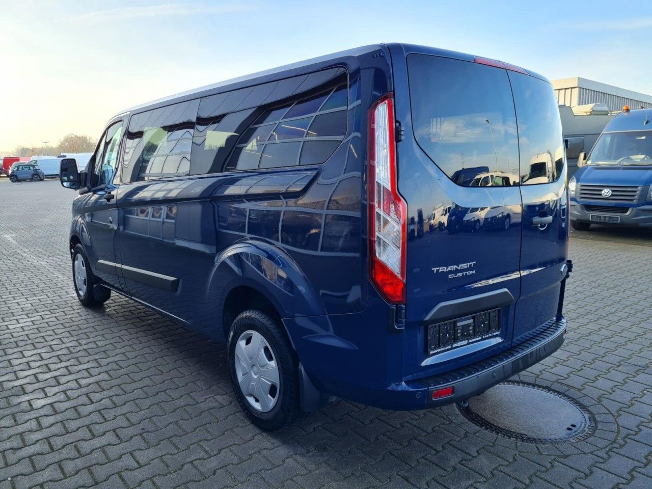 Ford Transit Custom Kombi 320 L2 Trend 9 Sitze KLIMA - ميكروباص: صور 5 Ford Transit Custom Kombi 320 L2 Trend 9 Sitze KLIMA - ميكروباص: صور 5