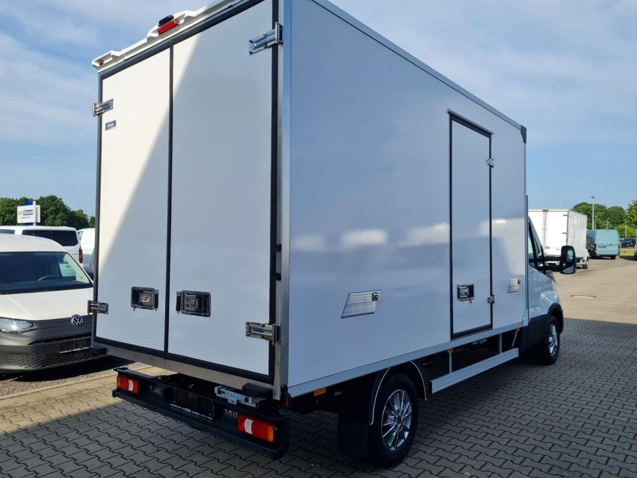 Iveco 35S 18 3.0 Koffer Hi Matic LM KLIMA KAMERA Navig - الشاحنات الصغيرة صندوق مغلق: صور 4 Iveco 35S 18 3.0 Koffer Hi Matic LM KLIMA KAMERA Navig - الشاحنات الصغيرة صندوق مغلق: صور 4