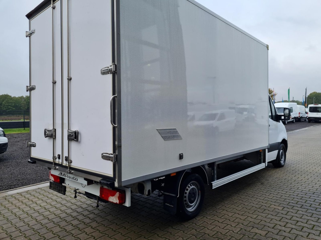 Mercedes-Benz Sprinter 315 CDI Koffer RWD KLIMA TEMPOMAT - الشاحنات الصغيرة صندوق مغلق: صور 4 Mercedes-Benz Sprinter 315 CDI Koffer RWD KLIMA TEMPOMAT - الشاحنات الصغيرة صندوق مغلق: صور 4