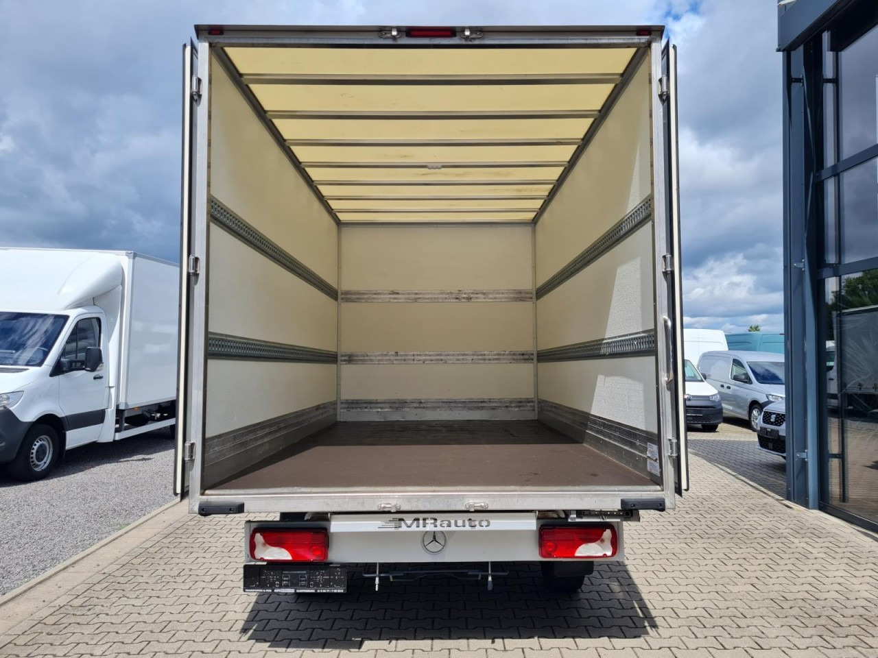 Mercedes-Benz Sprinter 315 CDi Möbel Koffer RWD KLIMA TEMPOMAT - الشاحنات الصغيرة صندوق مغلق: صور 5 Mercedes-Benz Sprinter 315 CDi Möbel Koffer RWD KLIMA TEMPOMAT - الشاحنات الصغيرة صندوق مغلق: صور 5