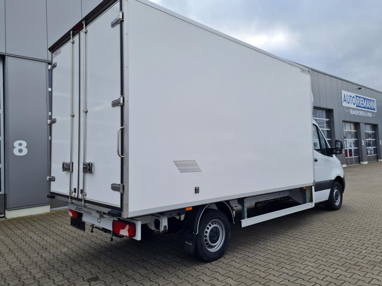 Mercedes-Benz Sprinter 315 Koffer lang MBux KLIMA NAVI TEMPOMA - الشاحنات الصغيرة صندوق مغلق: صور 4 Mercedes-Benz Sprinter 315 Koffer lang MBux KLIMA NAVI TEMPOMA - الشاحنات الصغيرة صندوق مغلق: صور 4