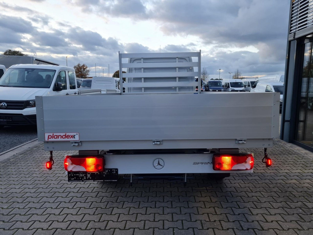 Mercedes-Benz Sprinter 317 CDI Pritsche L3 lang RWD KLIMA TEMPOMAT - الشاحنات الصغيرة المسطحة: صور 5 Mercedes-Benz Sprinter 317 CDI Pritsche L3 lang RWD KLIMA TEMPOMAT - الشاحنات الصغيرة المسطحة: صور 5