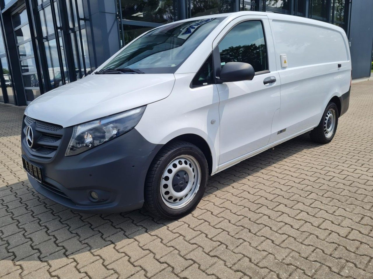 Mercedes-Benz Vito 116 Cdi Kühlkasten Stand + Fahrkühl. lang - الشاحنات الصغيرة المبردة: صور 2 Mercedes-Benz Vito 116 Cdi Kühlkasten Stand + Fahrkühl. lang - الشاحنات الصغيرة المبردة: صور 2