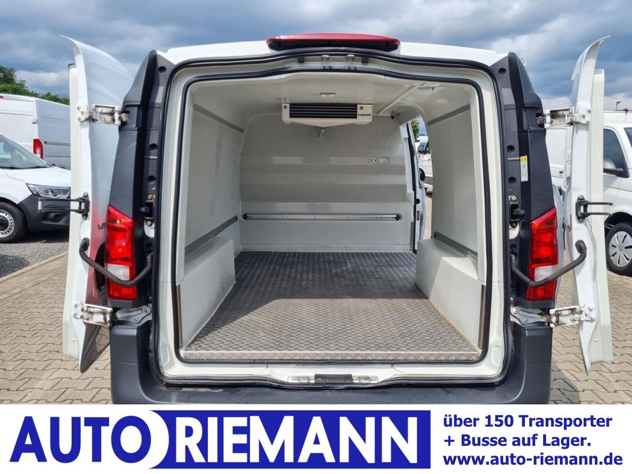 Mercedes-Benz Vito 116 Cdi Kühlkasten Stand + Fahrkühl. lang - الشاحنات الصغيرة المبردة: صور 1 Mercedes-Benz Vito 116 Cdi Kühlkasten Stand + Fahrkühl. lang - الشاحنات الصغيرة المبردة: صور 1