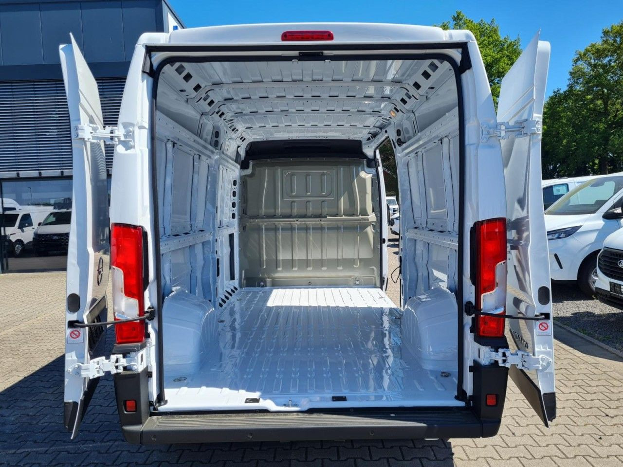 Opel Movano 35 Cargo Kasten L2H2 KLIMA KOMFORT PDC TE - فان: صور 5 Opel Movano 35 Cargo Kasten L2H2 KLIMA KOMFORT PDC TE - فان: صور 5