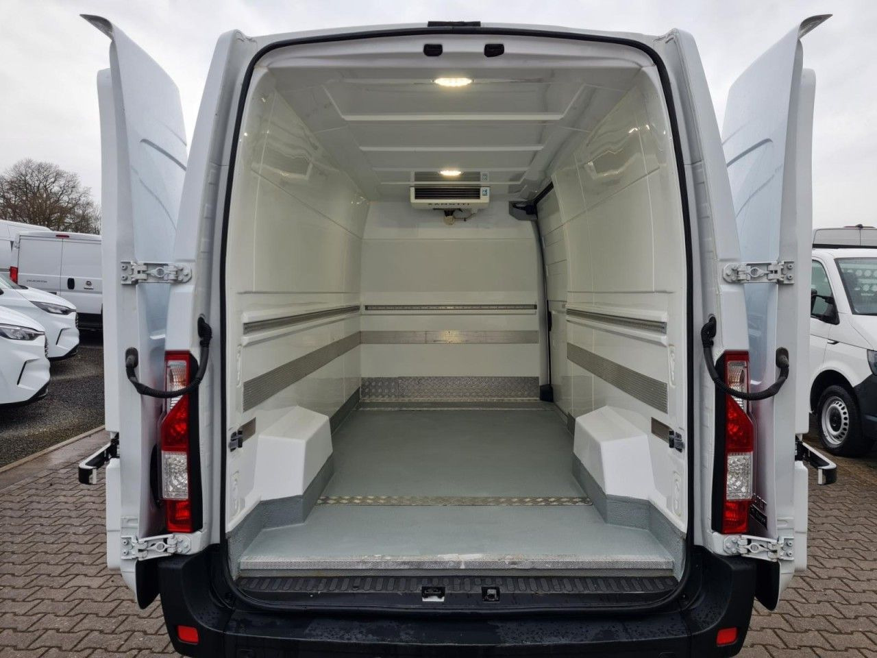 Renault Master 3.5t Kühlkasten L3H2 Stand+Fahrkühlung ER - الشاحنات الصغيرة المبردة: صور 5 Renault Master 3.5t Kühlkasten L3H2 Stand+Fahrkühlung ER - الشاحنات الصغيرة المبردة: صور 5