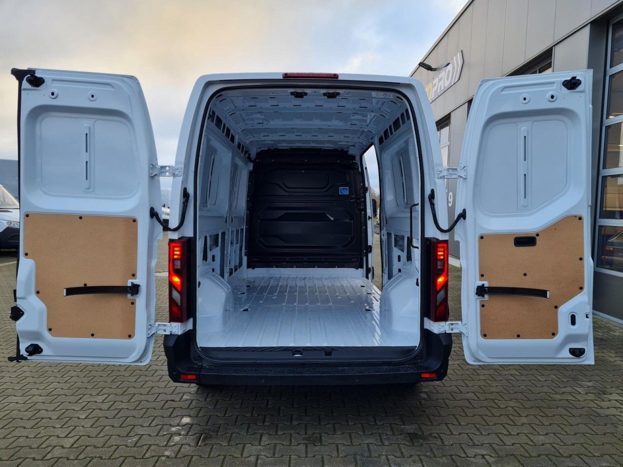 Renault Master 35 New Kasten L3H2 KLIMA KOMFORT LED PDC - فان: صور 5 Renault Master 35 New Kasten L3H2 KLIMA KOMFORT LED PDC - فان: صور 5