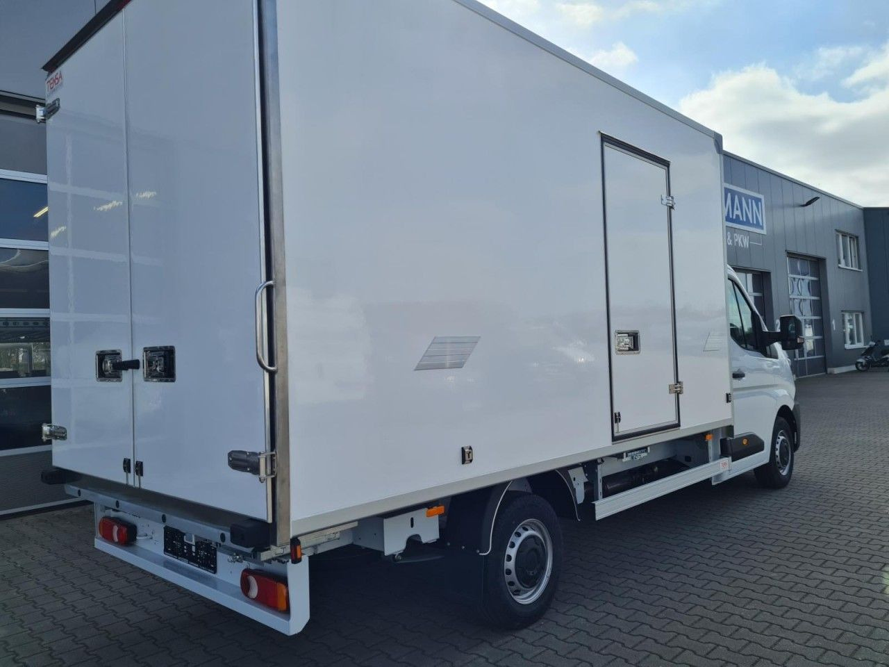 Renault Master 35 New Möbel Koffer KLIMA KOMFORT TEMPOMA - الشاحنات الصغيرة صندوق مغلق: صور 4 Renault Master 35 New Möbel Koffer KLIMA KOMFORT TEMPOMA - الشاحنات الصغيرة صندوق مغلق: صور 4