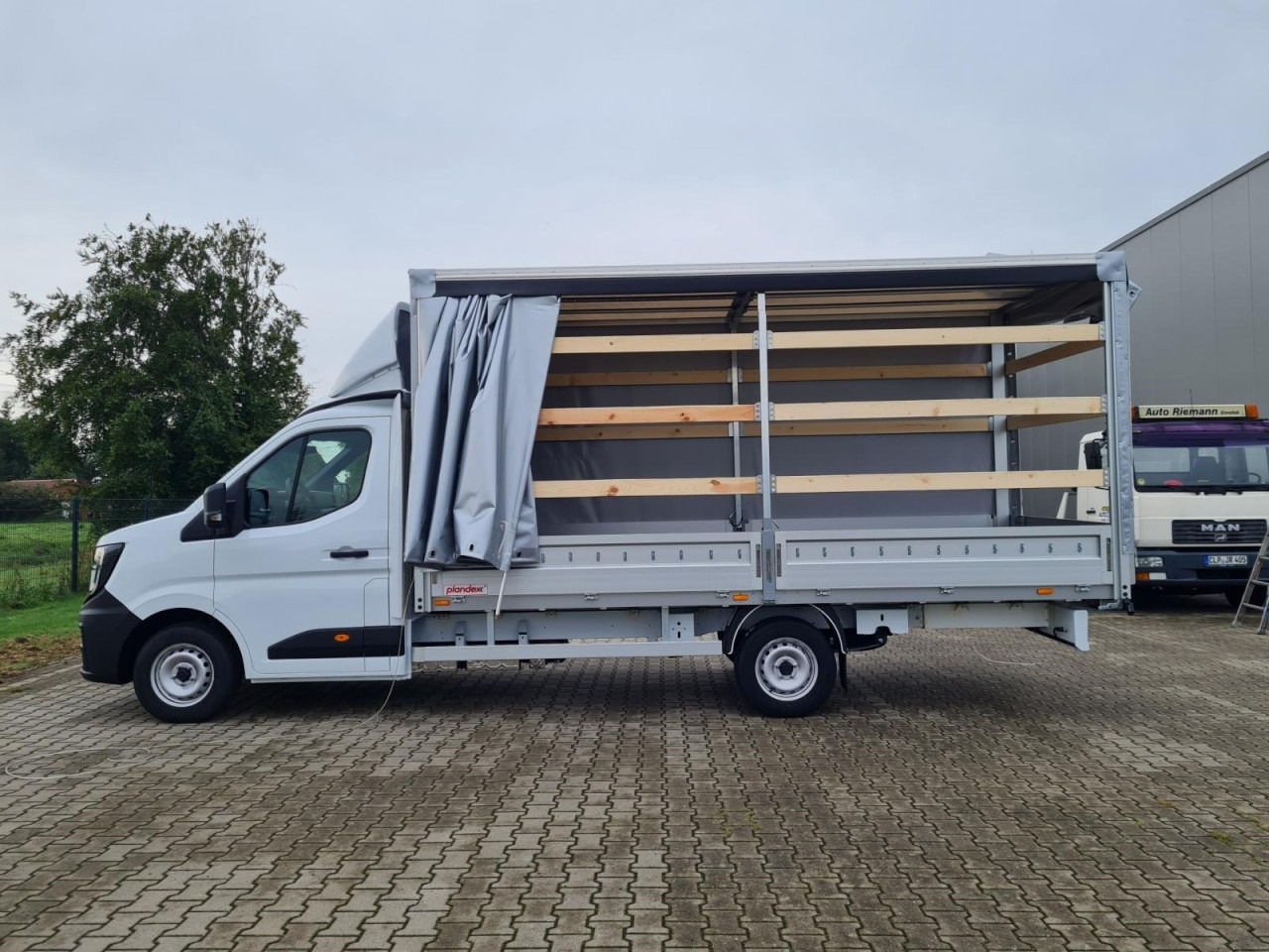 الشاحنات الصغيرة ستائر Renault Master Pritsche Schiebe Plane 10 Pal. LUFTFEDERUNG: صور 16