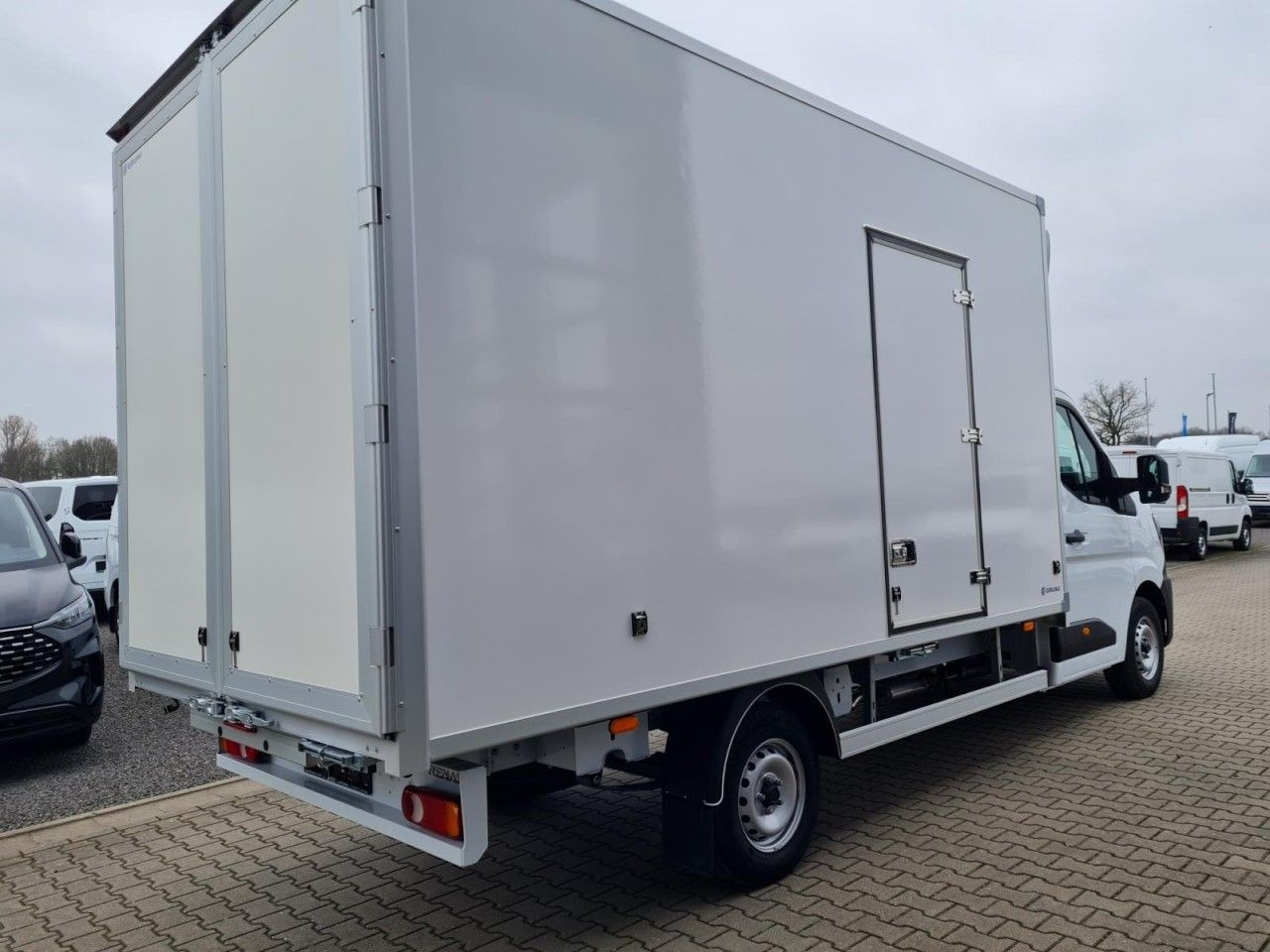 Renault New Master 35 Möbel Koffer KLIMA LUFTFEDER TEMPO - الشاحنات الصغيرة صندوق مغلق: صور 4 Renault New Master 35 Möbel Koffer KLIMA LUFTFEDER TEMPO - الشاحنات الصغيرة صندوق مغلق: صور 4