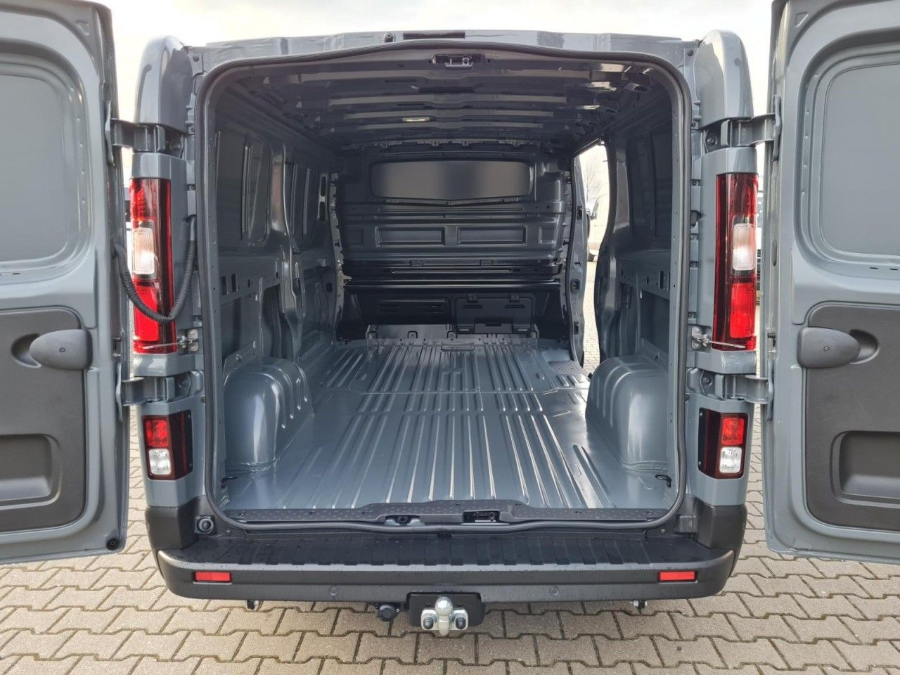 Renault Trafic Kasten 3,0t L2 LED AHK KLIMA PDC TEMPOMAT - فان المدمجة: صور 5 Renault Trafic Kasten 3,0t L2 LED AHK KLIMA PDC TEMPOMAT - فان المدمجة: صور 5