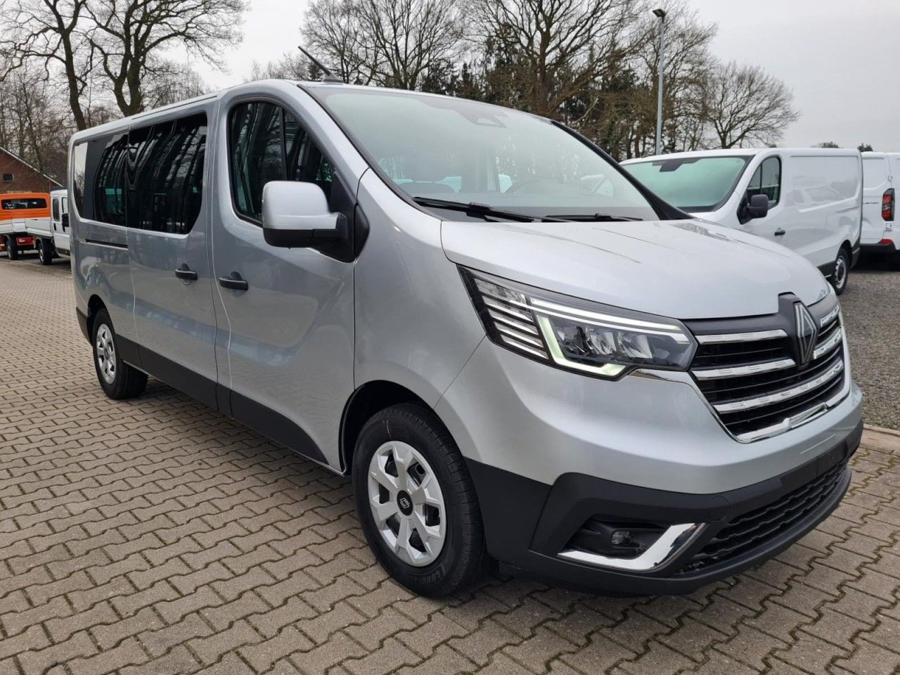 Renault Trafic Kombi 9-Sitze L2 Grand Equilibre KLIMA TE - سيارة ستيشن: صور 3 Renault Trafic Kombi 9-Sitze L2 Grand Equilibre KLIMA TE - سيارة ستيشن: صور 3