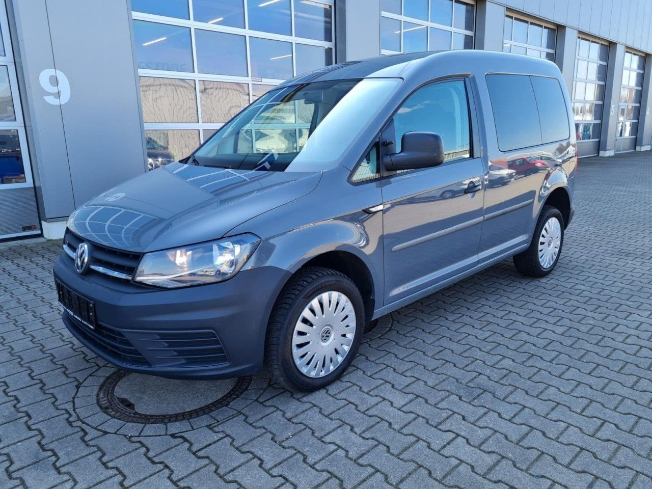 Volkswagen Caddy 4Motion TDi Kombi 5-Sitze TEMPO STHZ REGAL - سيارة ستيشن: صور 3 Volkswagen Caddy 4Motion TDi Kombi 5-Sitze TEMPO STHZ REGAL - سيارة ستيشن: صور 3