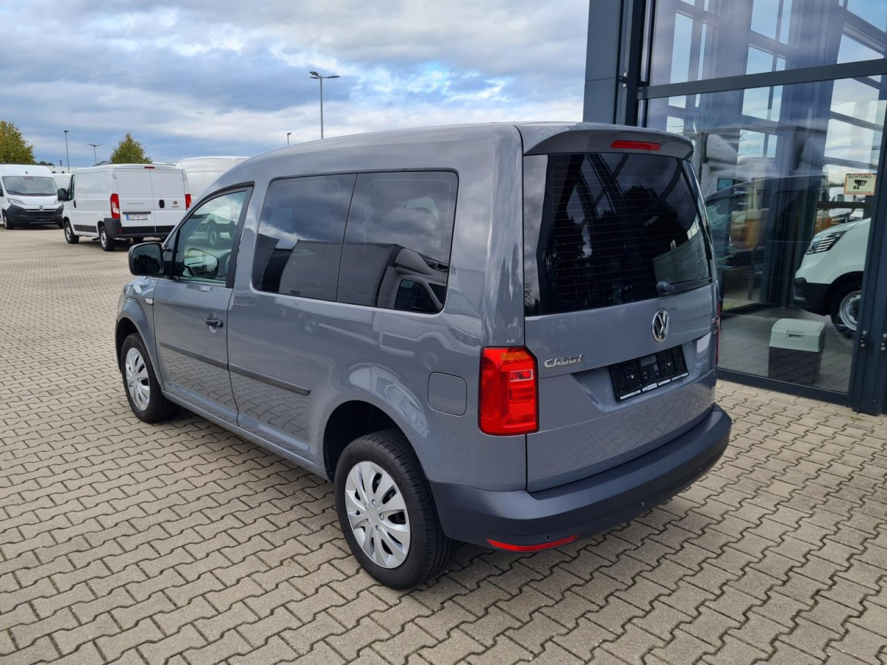 Volkswagen Caddy Kombi 4Motion TDi 5-Sitze KLIMA STHZ TEMPOMAT - الشاحنات الصغيرة كابينة مزدوجة: صور 5 Volkswagen Caddy Kombi 4Motion TDi 5-Sitze KLIMA STHZ TEMPOMAT - الشاحنات الصغيرة كابينة مزدوجة: صور 5