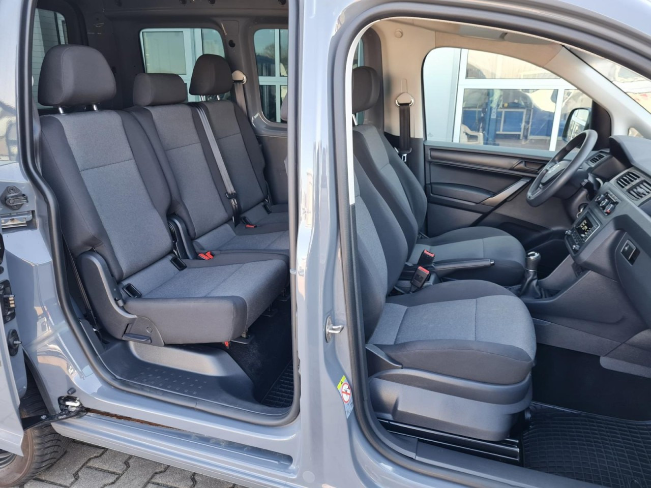 Volkswagen Caddy Kombi 4Motion TDi 5-Sitze KLIMA STHZ TEMPOMAT - الشاحنات الصغيرة كابينة مزدوجة: صور 4 Volkswagen Caddy Kombi 4Motion TDi 5-Sitze KLIMA STHZ TEMPOMAT - الشاحنات الصغيرة كابينة مزدوجة: صور 4