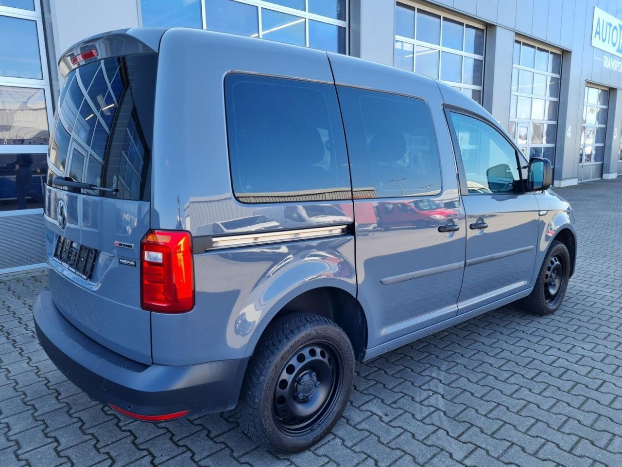 Volkswagen Caddy Kombi 4Motion TDi 5-Sitze KLIMA STHZ TEMPO - ميكروباص: صور 4 Volkswagen Caddy Kombi 4Motion TDi 5-Sitze KLIMA STHZ TEMPO - ميكروباص: صور 4