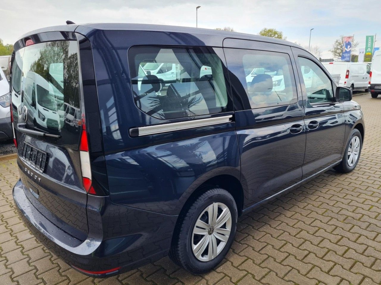 Volkswagen Caddy Maxi Kombi 7-Sitze 1.5 TSI DSG NAVI/APP TE - سيارة: صور 3 Volkswagen Caddy Maxi Kombi 7-Sitze 1.5 TSI DSG NAVI/APP TE - سيارة: صور 3