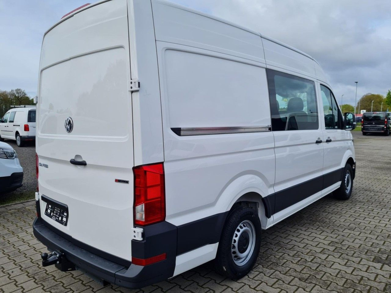 Volkswagen Crafter 35 Kasten 4motion MR Doka 6-Sitze AHK TE - فان, الشاحنات الصغيرة كابينة مزدوجة: صور 4 Volkswagen Crafter 35 Kasten 4motion MR Doka 6-Sitze AHK TE - فان, الشاحنات الصغيرة كابينة مزدوجة: صور 4