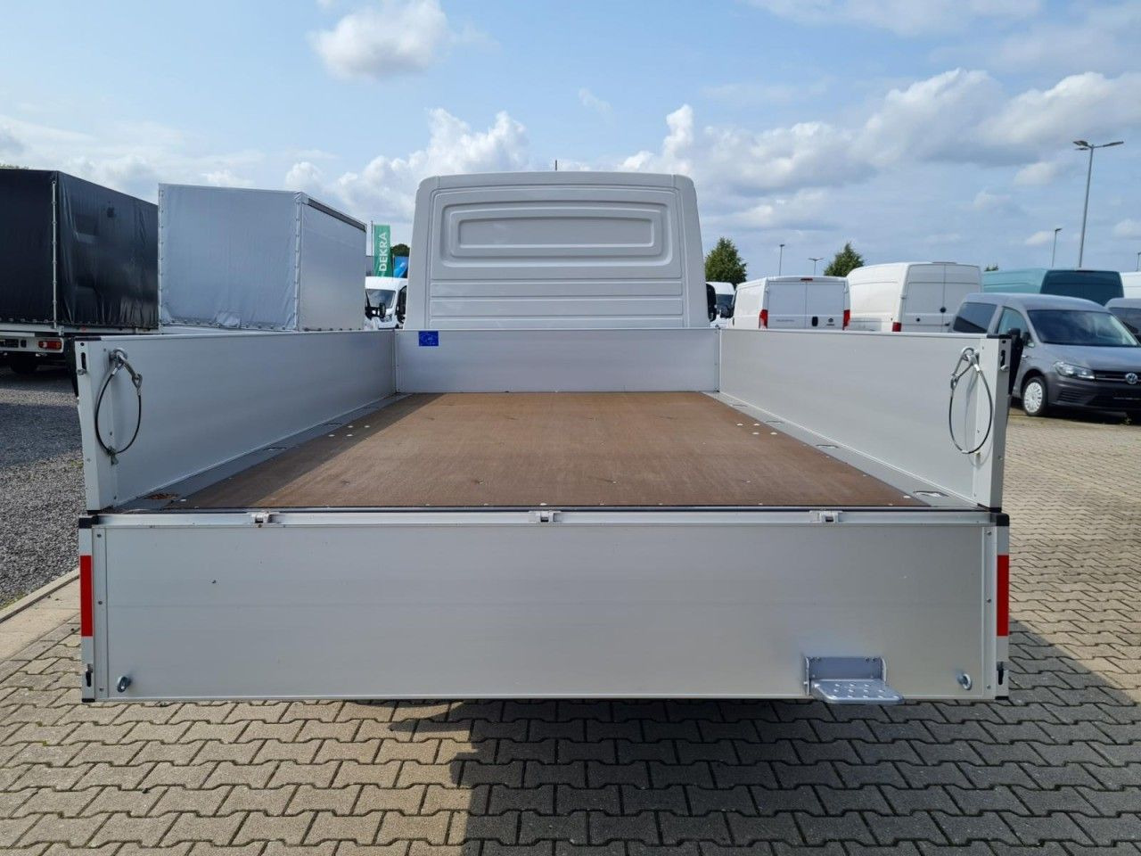 Volkswagen Crafter 35 Pritsche TDi MR L3 KLIMA TEMPOMAT - الشاحنات الصغيرة المسطحة: صور 5 Volkswagen Crafter 35 Pritsche TDi MR L3 KLIMA TEMPOMAT - الشاحنات الصغيرة المسطحة: صور 5