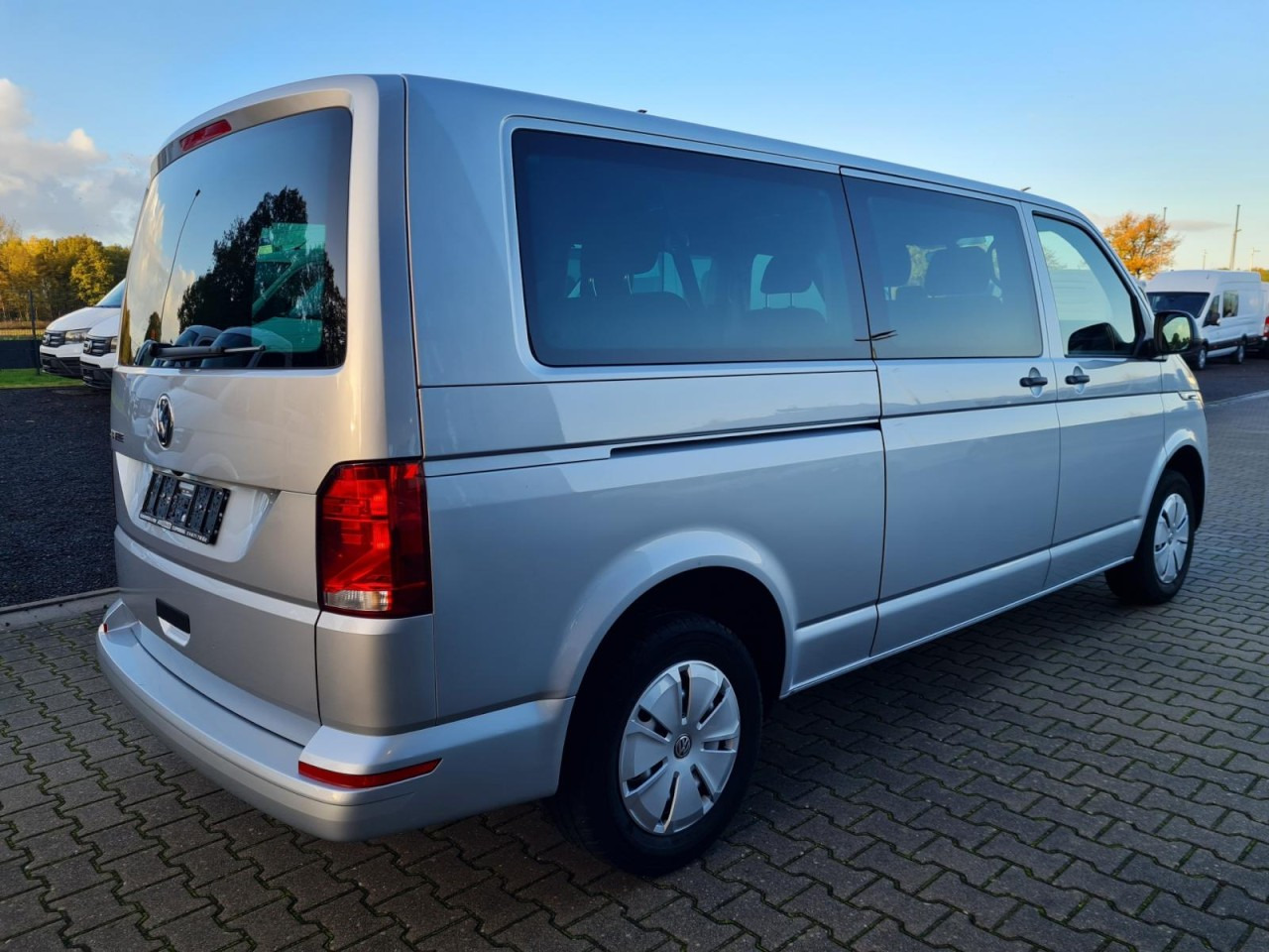 Volkswagen T6.1 Caravelle TDI lang 9 Sitzer 2 Schiebetüren Trendl. - صغيرة, ميكروباص: صور 5 Volkswagen T6.1 Caravelle TDI lang 9 Sitzer 2 Schiebetüren Trendl. - صغيرة, ميكروباص: صور 5