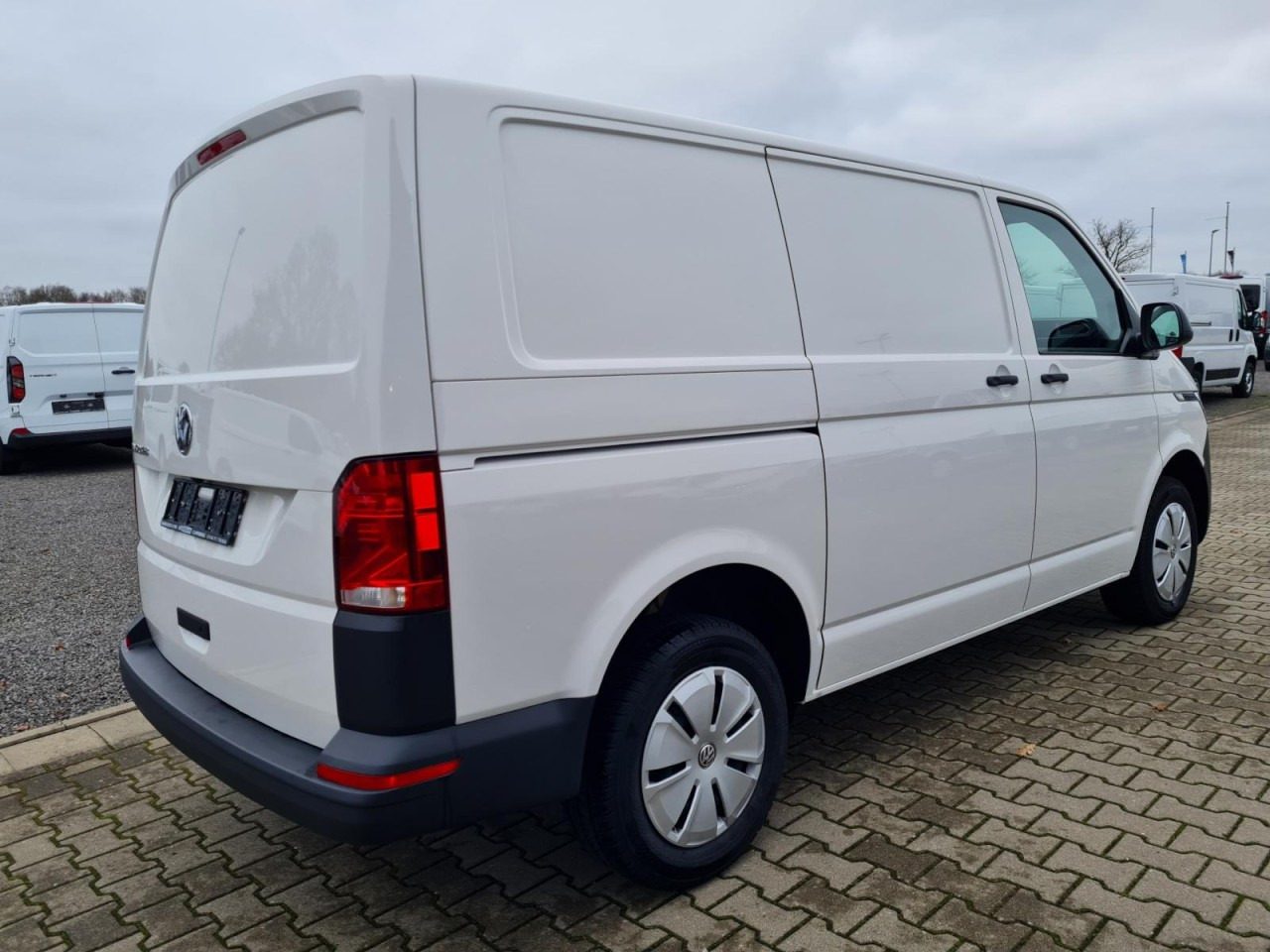 Volkswagen T6.1 Kasten KR Heckklappe KAMERA KLIMA Navi App - فان المدمجة: صور 4 Volkswagen T6.1 Kasten KR Heckklappe KAMERA KLIMA Navi App - فان المدمجة: صور 4