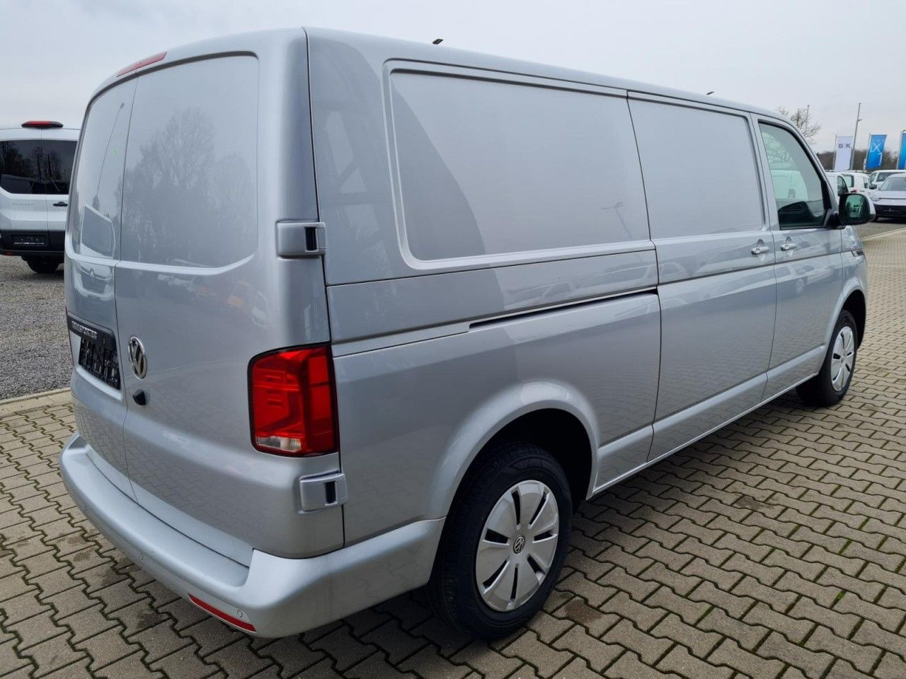 Volkswagen T6.1 Kasten TDI lang DSG LED KAMERA TEMPOMAT - فان المدمجة: صور 4 Volkswagen T6.1 Kasten TDI lang DSG LED KAMERA TEMPOMAT - فان المدمجة: صور 4
