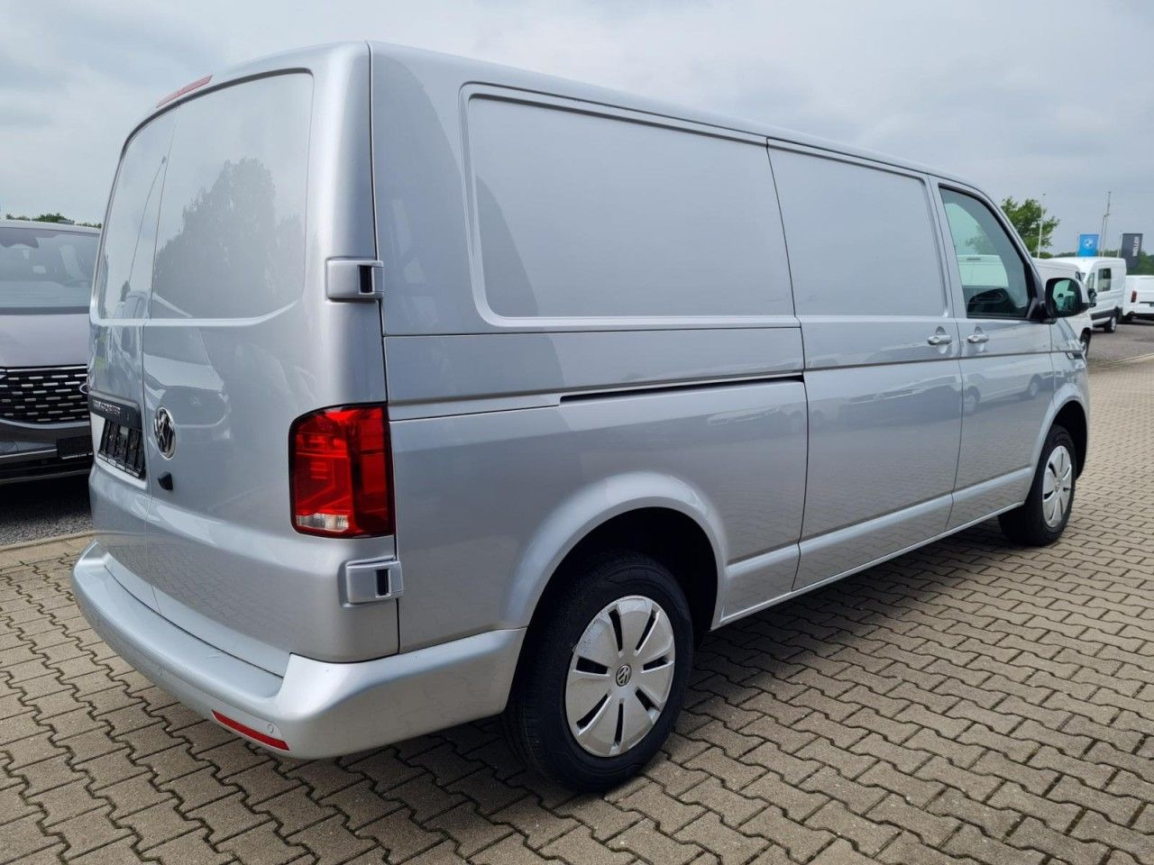Volkswagen T6.1 Kasten TDI lang DSG LED KAMERA TEMPOMAT - فان المدمجة: صور 4 Volkswagen T6.1 Kasten TDI lang DSG LED KAMERA TEMPOMAT - فان المدمجة: صور 4
