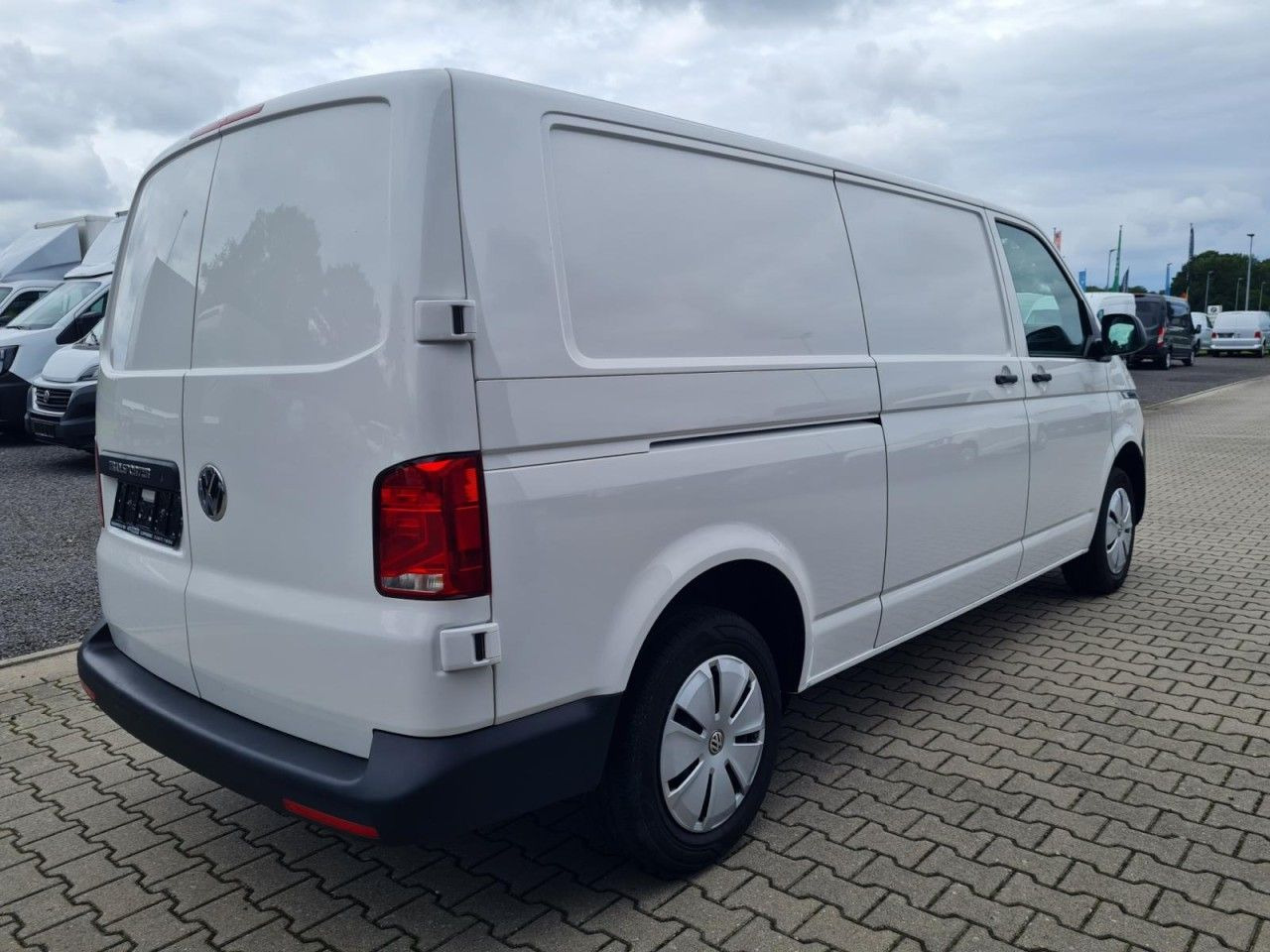 Volkswagen T6.1 Kasten TDi lang Flügeltüren KLIMA Verkleidu - فان المدمجة: صور 5 Volkswagen T6.1 Kasten TDi lang Flügeltüren KLIMA Verkleidu - فان المدمجة: صور 5