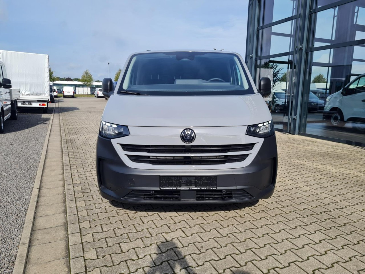 Volkswagen T7 Transporter Kasten TDi AG L2 AHK KLIMA KAMERA LED - فان المدمجة: صور 2 Volkswagen T7 Transporter Kasten TDi AG L2 AHK KLIMA KAMERA LED - فان المدمجة: صور 2