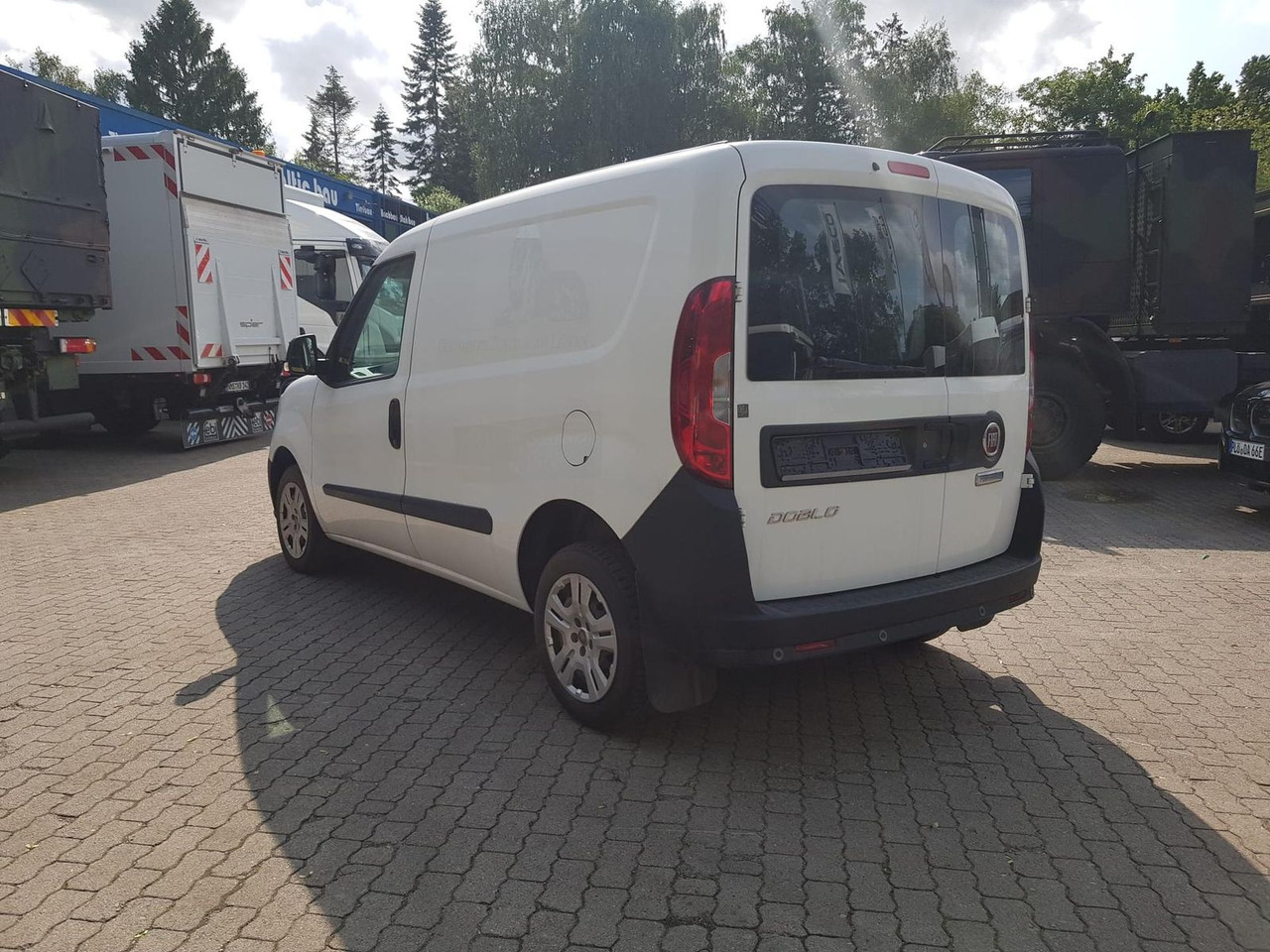 Fiat Doblo Kastenwagen SX 1.3 Klima, Radio mit Nav... - ميكروباص: صور 3 Fiat Doblo Kastenwagen SX 1.3 Klima, Radio mit Nav... - ميكروباص: صور 3