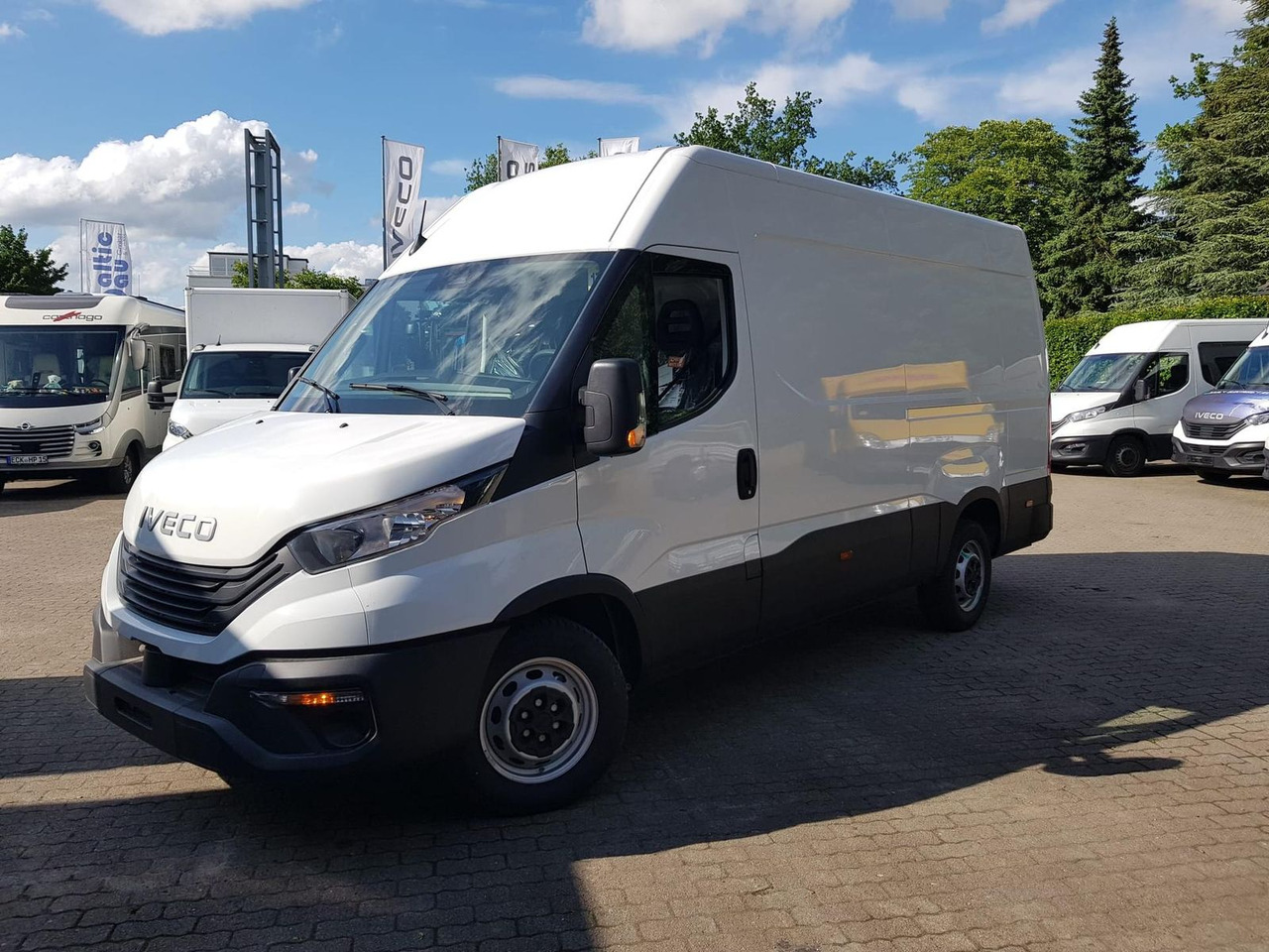 Iveco Daily 35S14A8 V Y mit Rückfahrkamera und Radi... - فان: صور 1 Iveco Daily 35S14A8 V Y mit Rückfahrkamera und Radi... - فان: صور 1