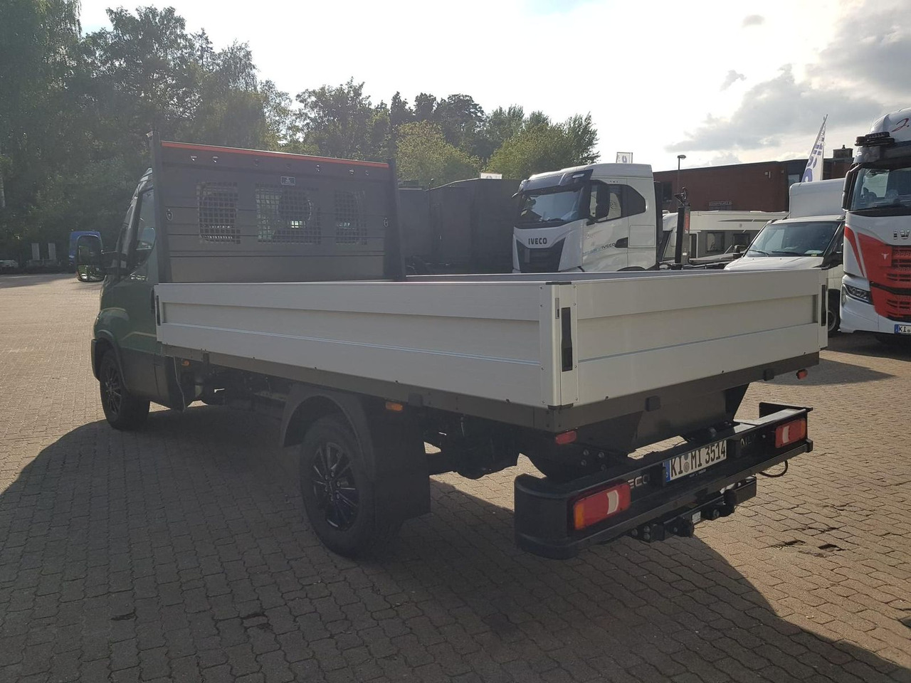 Iveco Daily 35S14HA8 Pritsche AHK 100 kW (136 PS),... - الشاحنات الصغيرة المسطحة: صور 3 Iveco Daily 35S14HA8 Pritsche AHK 100 kW (136 PS),... - الشاحنات الصغيرة المسطحة: صور 3