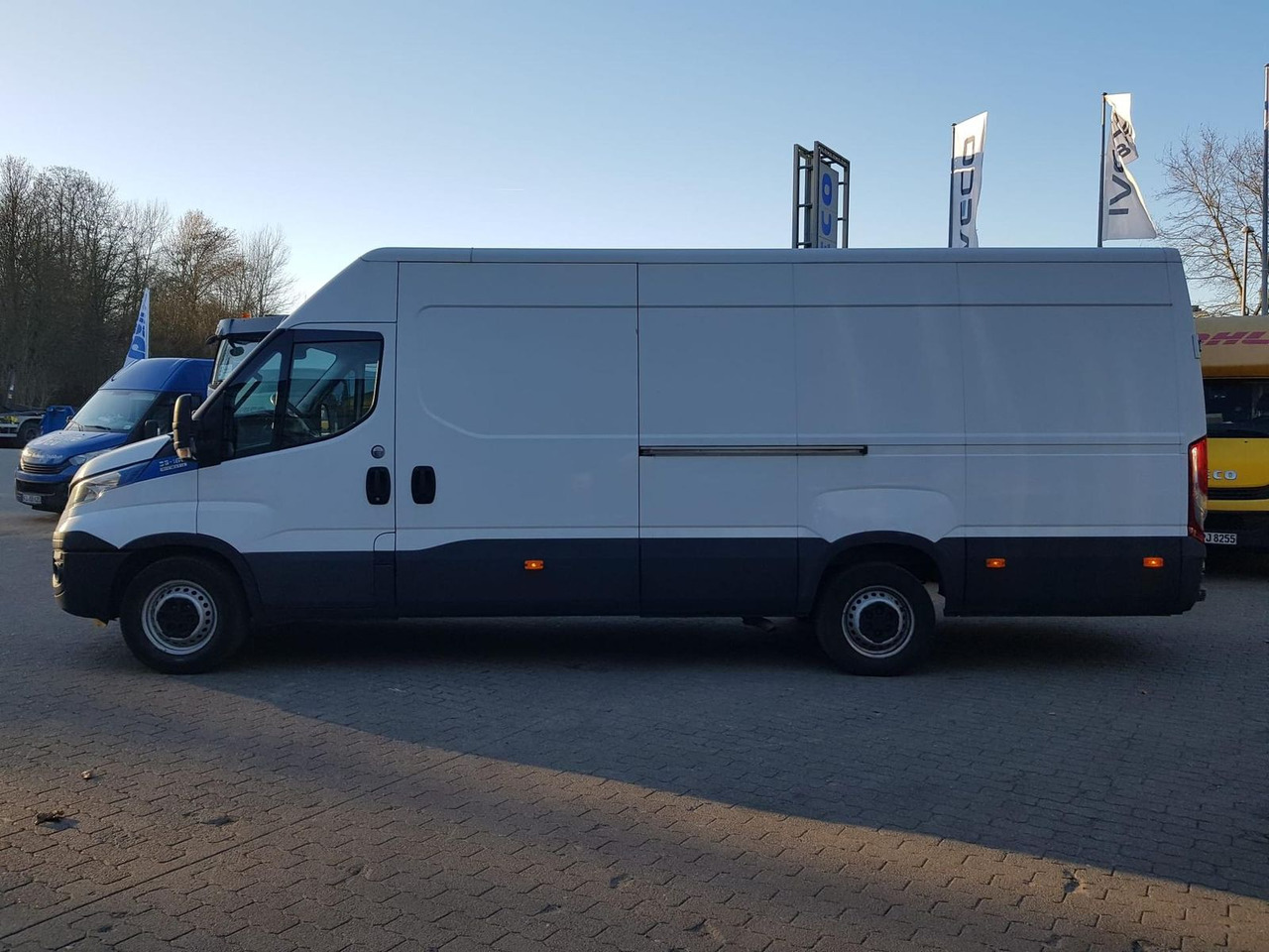Iveco Daily 35S16SA8 V/P Klima, AHK, Rückfahrkamera... - فان: صور 2 Iveco Daily 35S16SA8 V/P Klima, AHK, Rückfahrkamera... - فان: صور 2