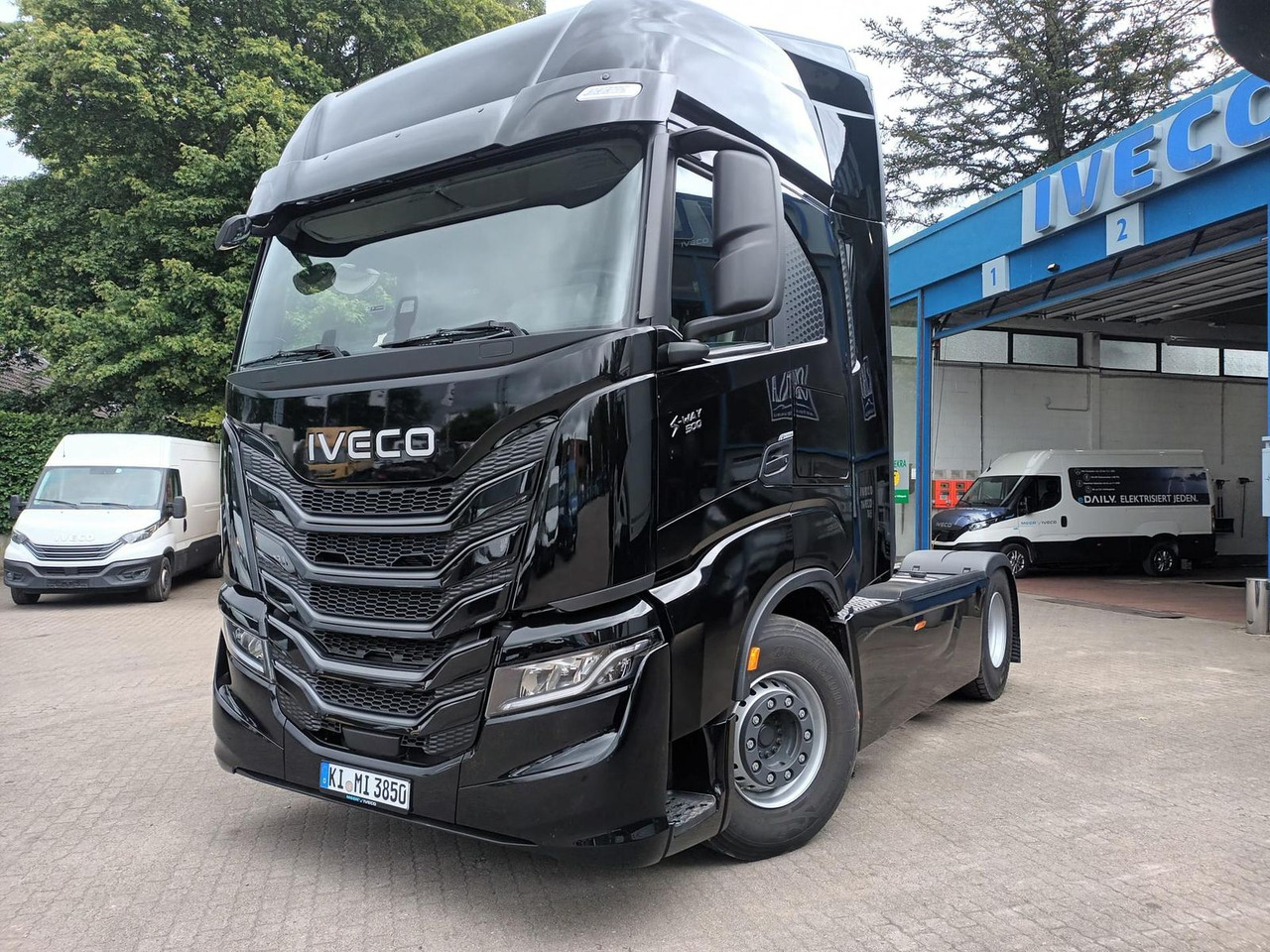 Iveco X-Way S-Way Sattelzugmaschine 500PS 18-20t zG... - شاحنة جرار: صور 1 Iveco X-Way S-Way Sattelzugmaschine 500PS 18-20t zG... - شاحنة جرار: صور 1