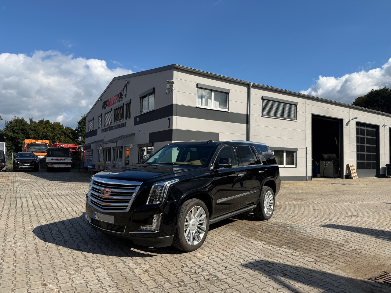 Cadillac Escalade Platinum VOLL - سيارة: صور 2 Cadillac Escalade Platinum VOLL - سيارة: صور 2